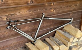 VTT semi rigide 27,5 pouces en acier sur mesure, fabriqué en France