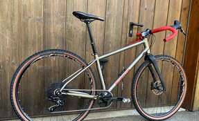 Vélo complet gravel titane fabriqué en France