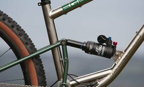 VTT ALLMOUNTAIN ENDURO tout suspendu Titane et acier fabriqué en France