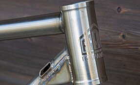 Cadre VTT Enduro en acier inoxydable Reynolds 921 fabriqué en France