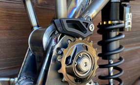 Cadre DH Descente High Pivot 200mm en acier - sur mesure fabriqué en France