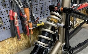 Cadre VTT Super Enduro en acier sur mesure fabriqué main en France