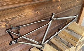 VTT semi rigide 27,5 pouces en acier sur mesure, fabriqué en France