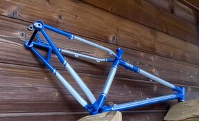 Cadre VTT sur mesure en acier fabriqué en France