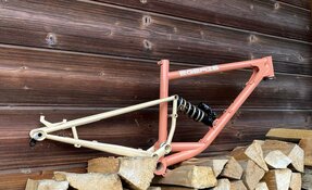 Cadre EGERIE enduro tout suspendu sur mesure en acier fabriqué en France