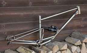 Cadre VTT Enduro en acier inoxydable Reynolds 921 fabriqué en France