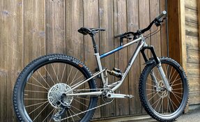VTT EGERIE tout suspendu Titane et acier INOX fabriqué en France