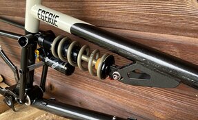Cadre VTT Enduro 160mm en acier et sur mesure - Columbus Zona