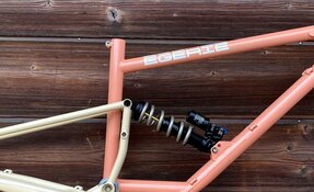 Cadre EGERIE enduro tout suspendu sur mesure en acier fabriqué en France