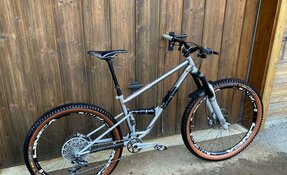 Cadre VTT All Mountain tout suspendu Titane et acier fabriqué en France