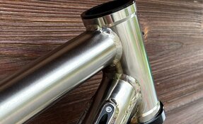 Cadre ALL MOUNTAIN ENDURO tout suspendu Titane et acier fabriqué en France
