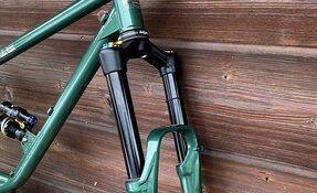 Cadre EGERIE enduro tout suspendu en acier fabriqué en France avec fourche (…)