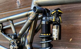 Cadre DH Descente High Pivot 200mm en acier - sur mesure fabriqué en France