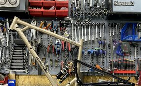 Cadre VTT Super Enduro en acier sur mesure fabriqué main en France