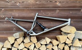 Prototype cadre VTT All Mountain - Trail - triangle avant Titane triangle (…)