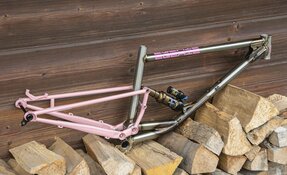 Cadre VTT EGERIE enduro tout suspendu sur mesure en acier fabriqué en France