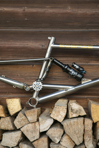 Cadre Enduro High Pivot Titane/Crmo fabriqué en France {JPEG}